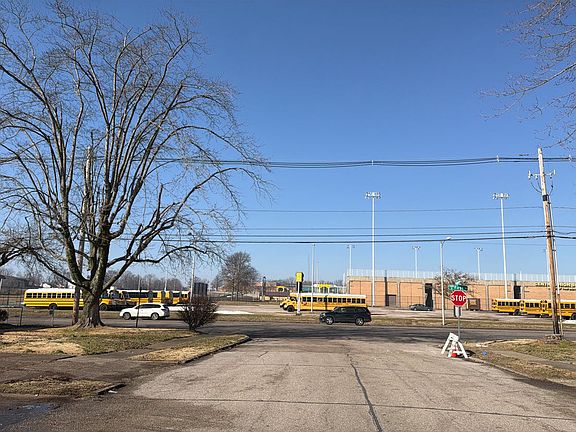 5th image of 726 Hanover Rd