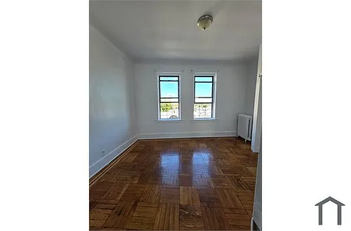 490 S Broadway Photo 1