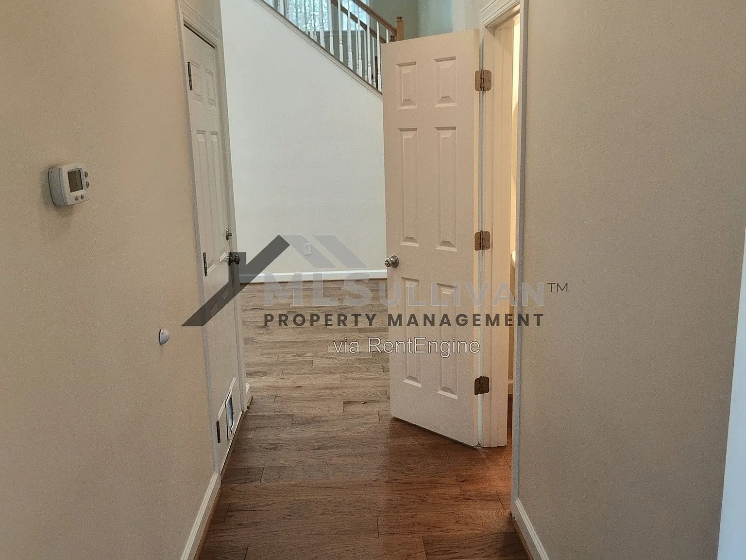 3 bed, 2.5 bath, 2290 sqft, $2,200 — Photo 4