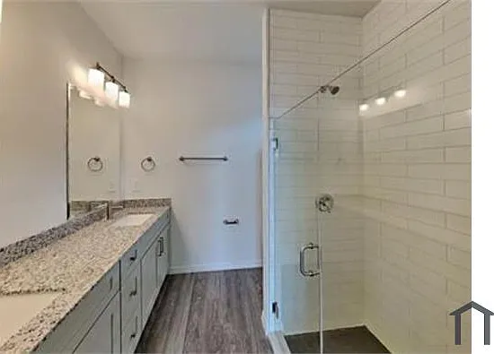 3106 SE Santa Barbara Pl — Photo 4