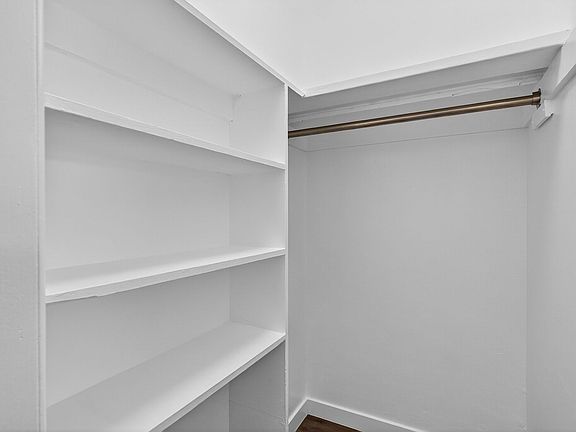 2nd image of 4308 E 4th St APT 7