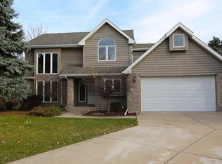 200 Westwood Ct, Shorewood, IL