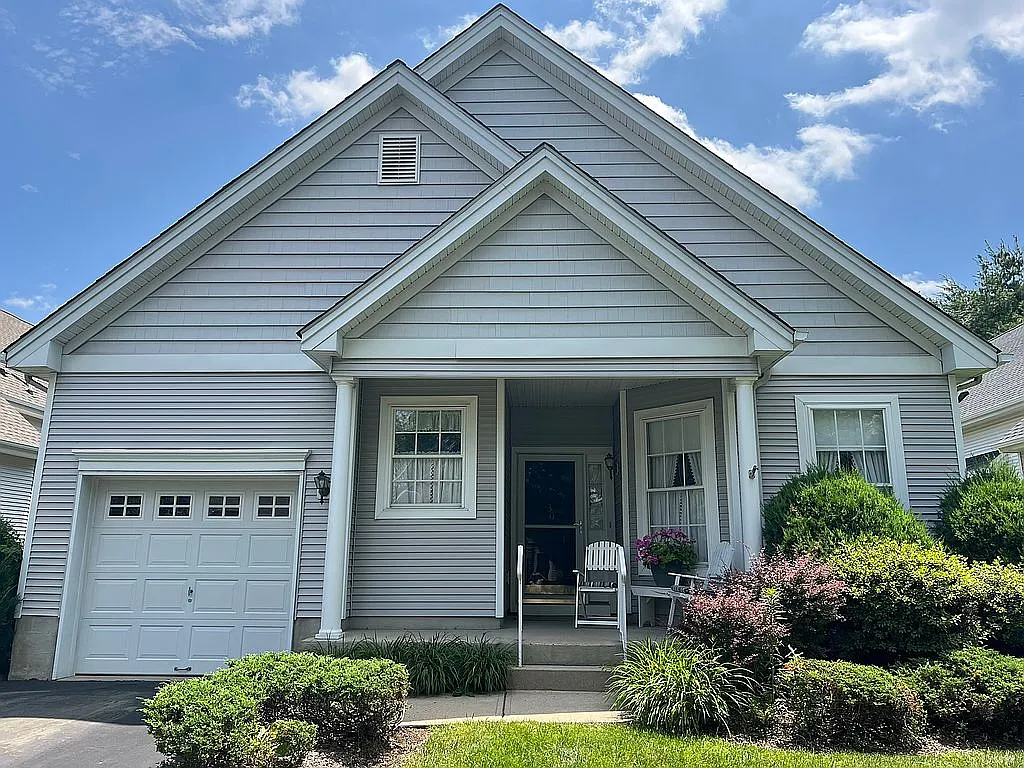 30 Hummingbird Dr photo 1