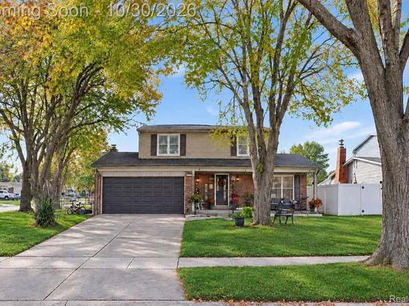 35833 Electra Dr, Sterling Heights, MI 48312