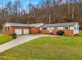 158 Ranch Lake Blvd, Scott Depot, WV 25560