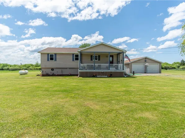 9368 Middle Rd, Dexter, NY 13634