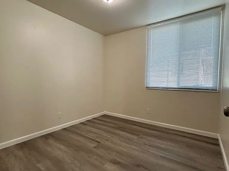 2024 Vine St #1A — Photo 14