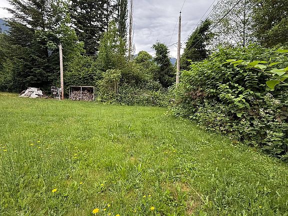 5th image of 12050 Hodgkin Rd
