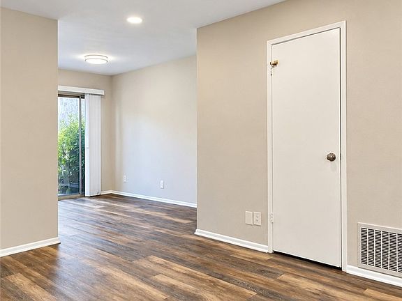 3rd image of 1316 Elm Ave APT 9
