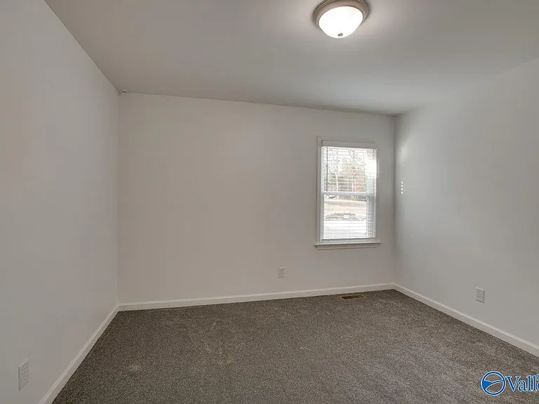 365 NE Morris Rd — Photo 11