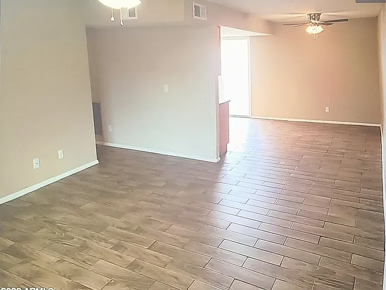 1140 E Curry Rd #B — Photo 6