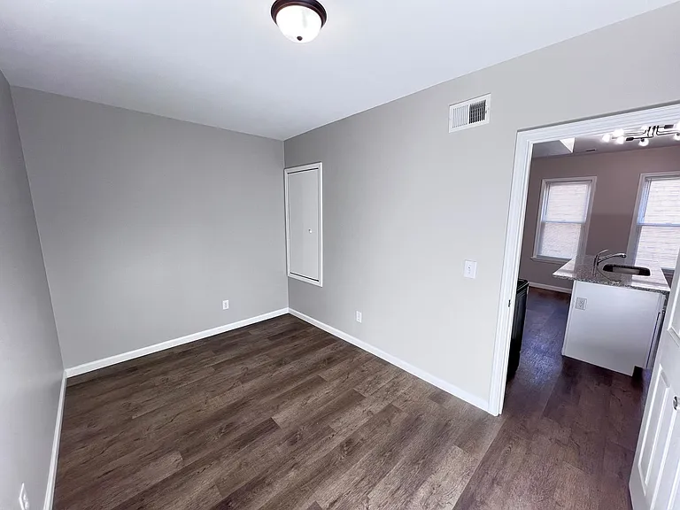 5651 Plumer St — Photo 9