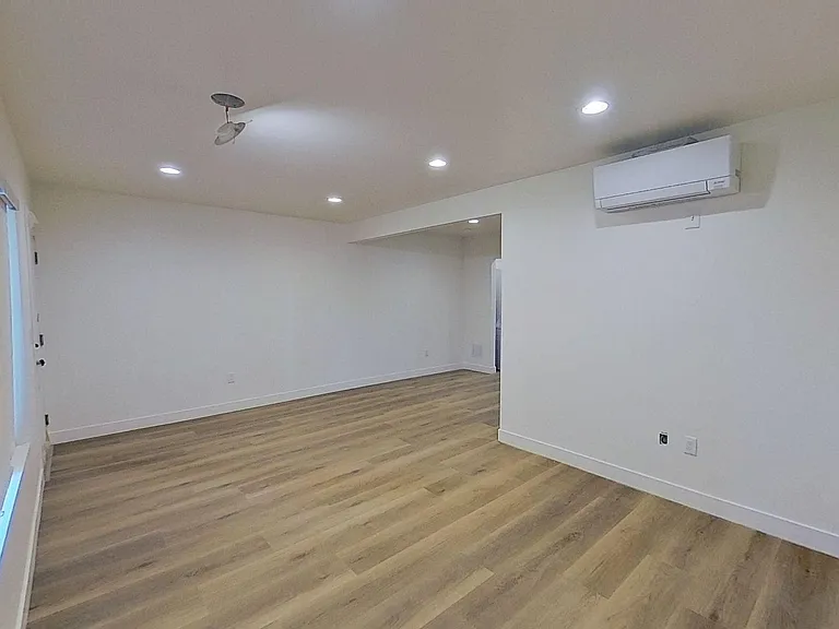829 N Garfield St — Photo 2