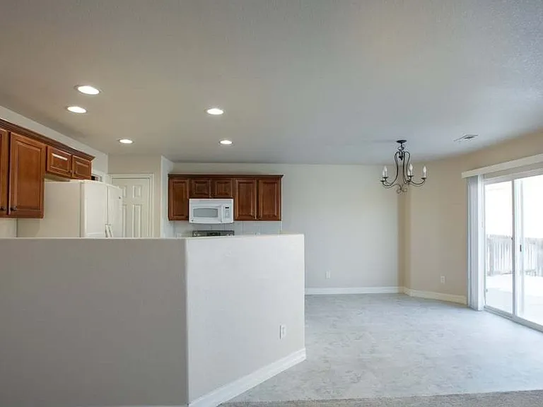 4026 Berwick Ln — Photo 9