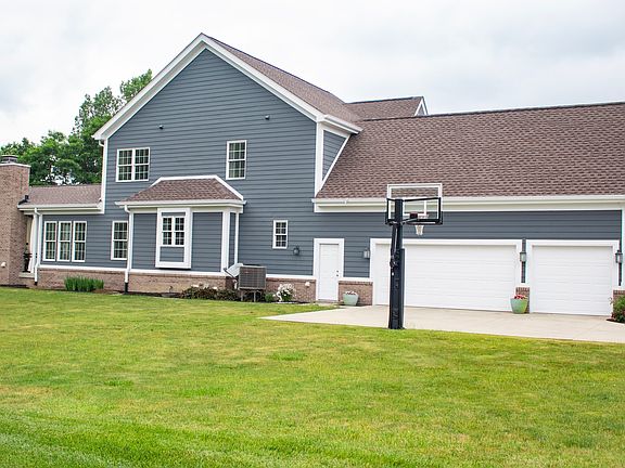 3rd image of 3232 Sunrise Ct