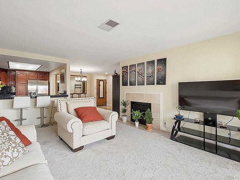 1st image of 2207 Apricot Dr #2207