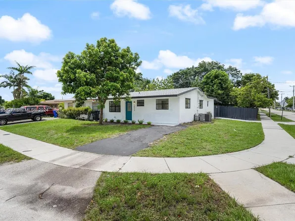 7022 SW 19th Ct, Pompano Beach, FL 33068