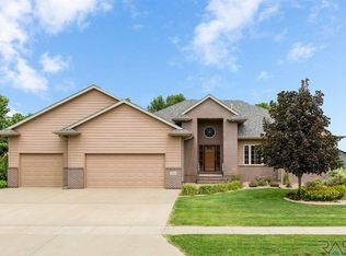 1504 E 71st St N, Sioux Falls, SD 57104
