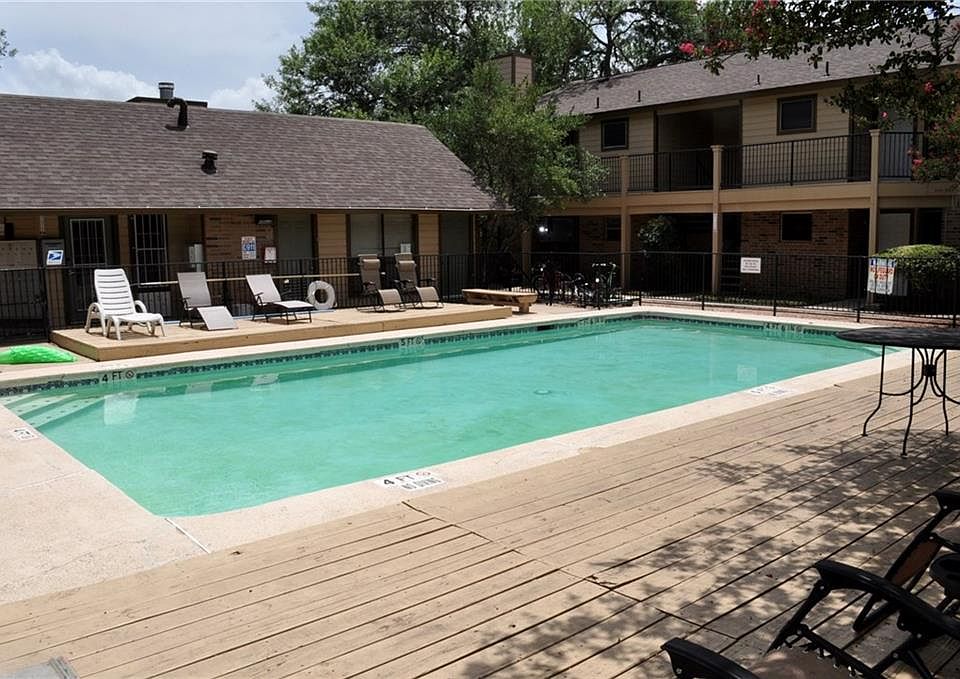 1st image of 5608 Cougar Dr APT 301