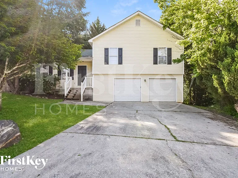 189 Bay Court Dr — Photo 1