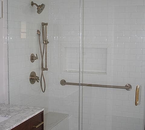 5th image of 122 N Almont Dr