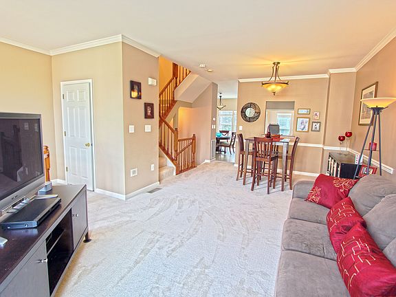 5th image of 11621 Fairfax Commons Dr