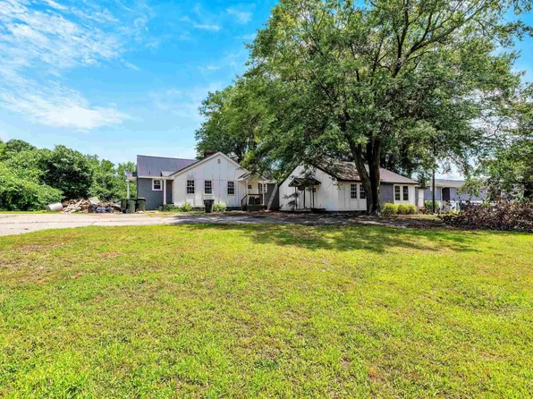 530 Lowndes Hill Rd, Greenville, SC 29607