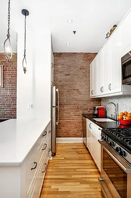 Sold by Lander Real Estate | media 25