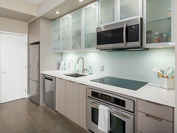 4th image of 575 6th Ave Unit 1007