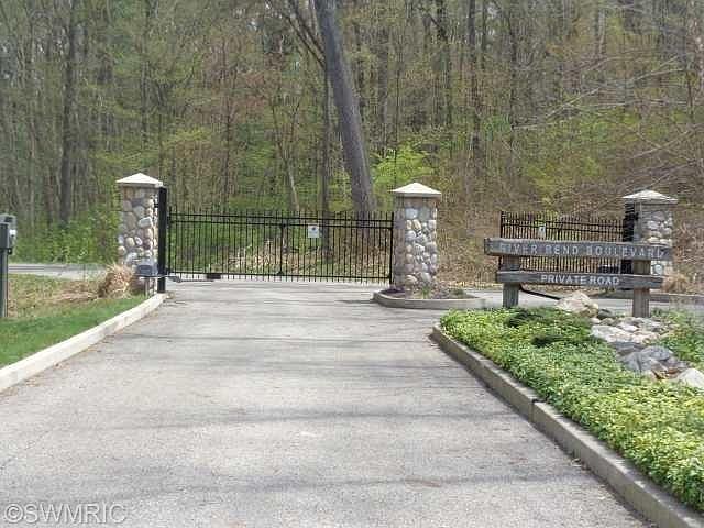 2nd image of 1400 Whitetail Cir