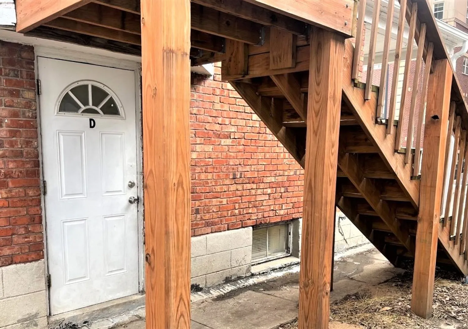 1 Bedroom Apartment Downtown w/ Bonus Room - Utilities Included! — Photo 3