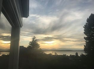 5607 SW Winthrop St, Seattle, WA 98116