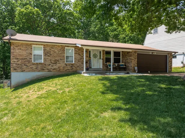 2118 Manor Ct, Barnhart, MO 63012