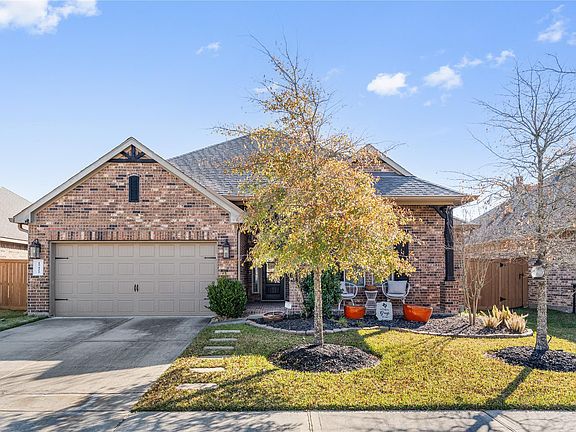 3rd image of 15422 Hopkins Cedar Dr