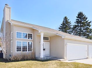 299 Harding Ave, Grayslake, IL 60030