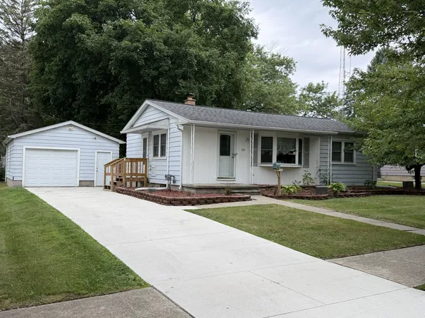 1339 Adams St, Lapeer, MI 48446