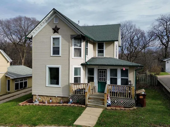 107 N Strickler Ave, Mount Carroll, IL 61053