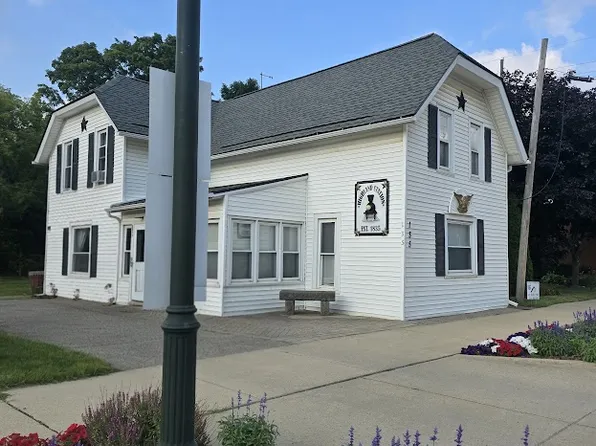 135 E Livingston Rd #2, Highland, MI 48357