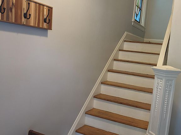2nd image of 3537 Larkspur Ave #2