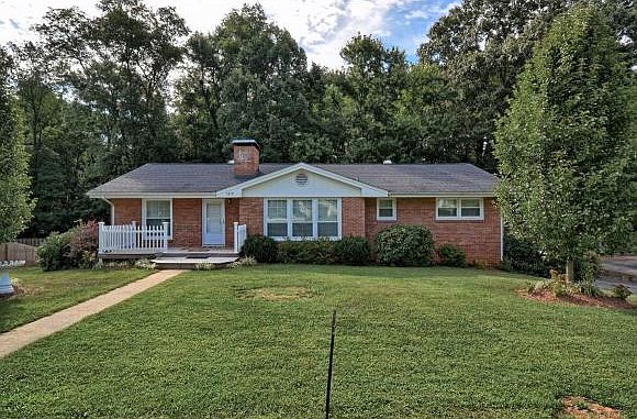 1st image of 1315 Woodside Dr