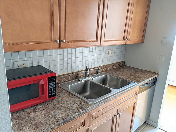 2nd image of 156 Asbury Ave APT 4