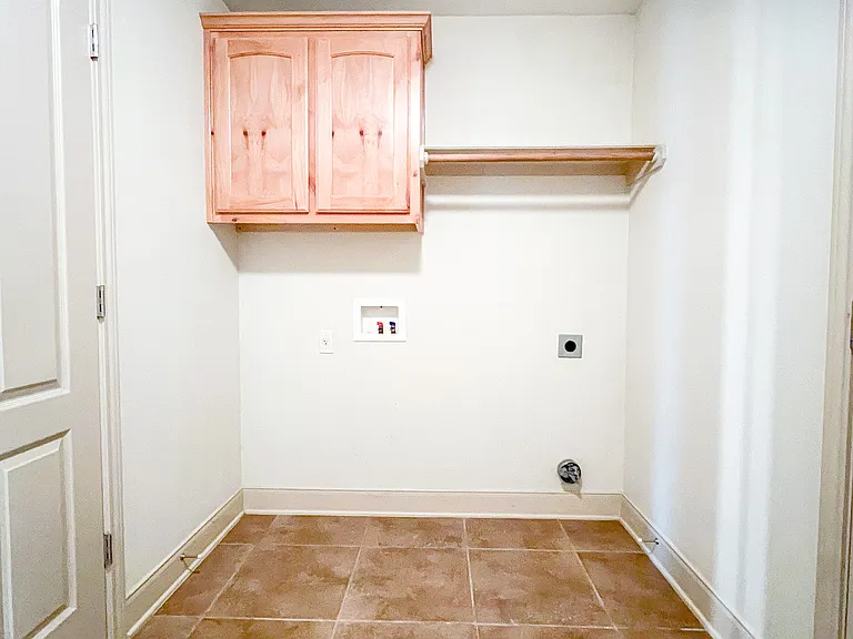 6000 Boxelder Trl — Photo 11