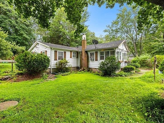 4th image of 243 Bartlett Rd