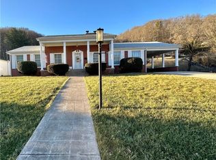 302 Central Ave, Logan, WV 25601