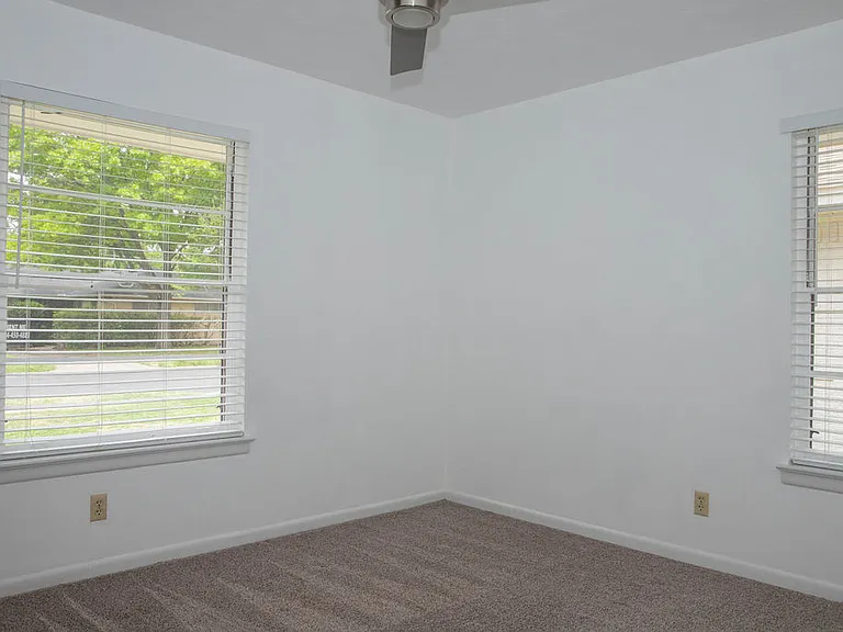 10028 San Lorenzo Dr — Photo 11
