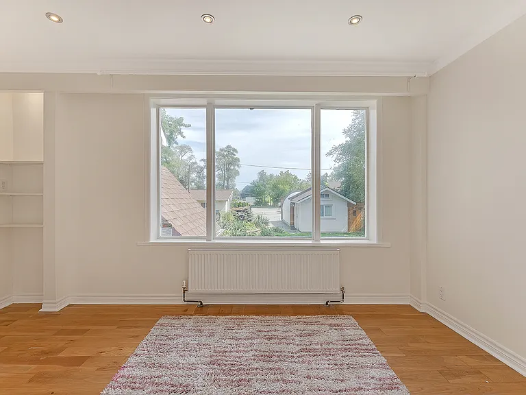 1345 Saint James Ave — Photo 11