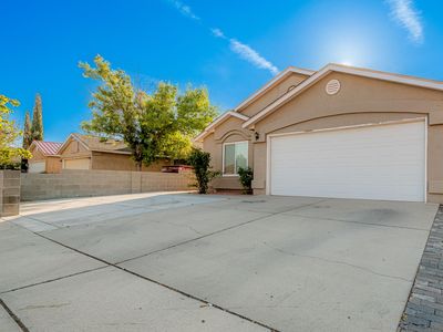 1916 Desert Breeze Dr SW, Albuquerque, NM, 87121