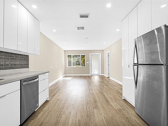 3rd image of 11919 NE 8th Ave