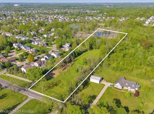 25100 Martindale Rd, South Lyon, MI 48178