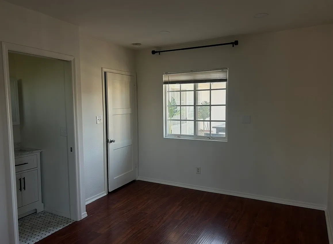 Building Photo - 11817 Stagg St